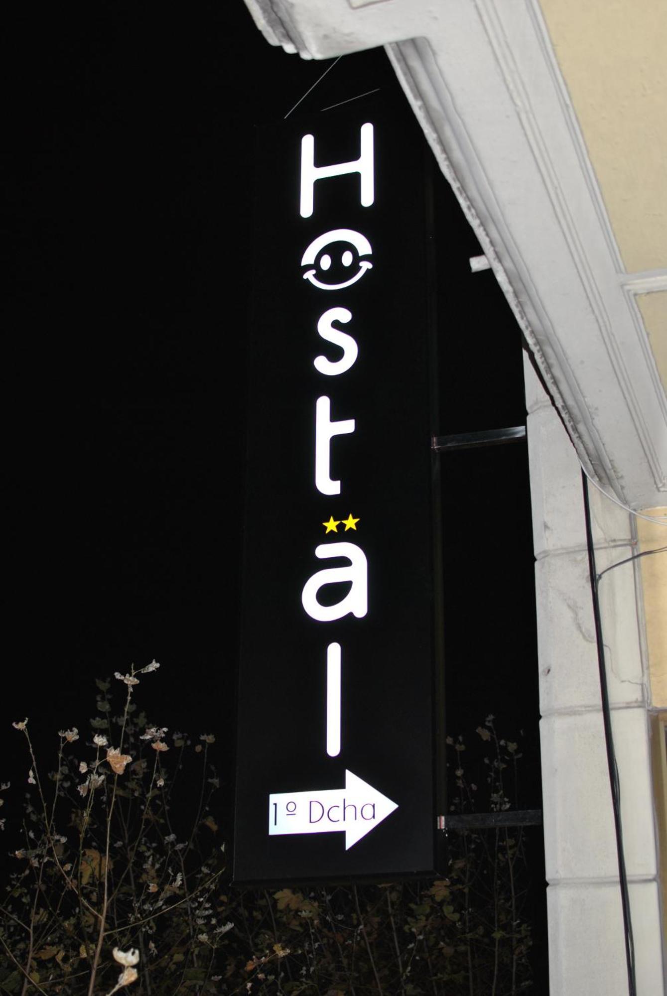 Happy Hostal Carrales Burgo Extérieur photo